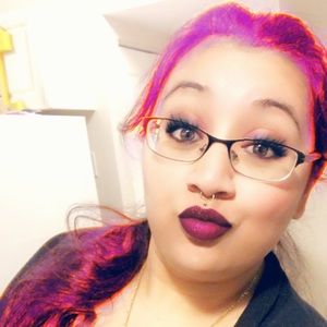 Meet your Posher, Dora elia